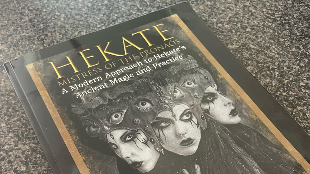 Hekate: Mistress of the Pronaos