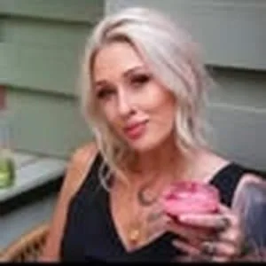 Elle Zisumbo